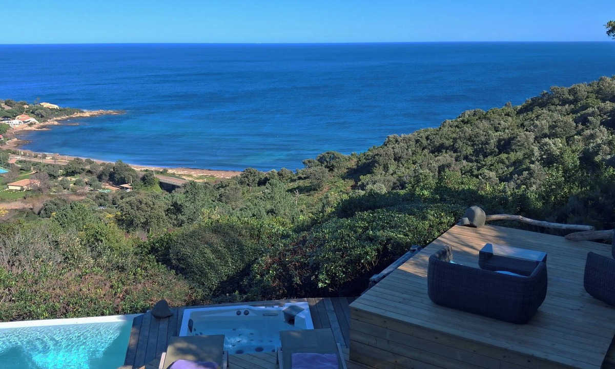 Tarcu House | MINI VILLA 2/4 persons QUIET - CHARM - SEA VIEW - HEATED SWIMMING POOL - JACUZZI