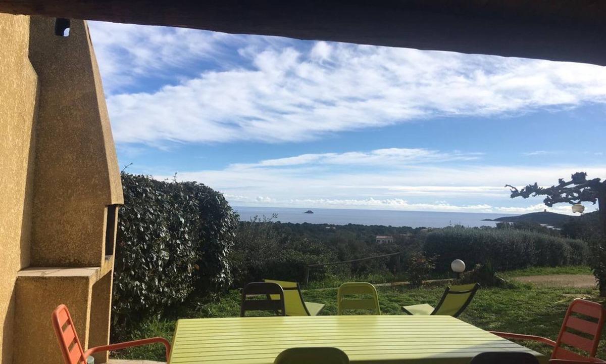 Sainte-Lucie-de-Porto-Vecchio Condo | Mini-villa Di A Sarra sea view, 800m from the Pinarello pinewood beach