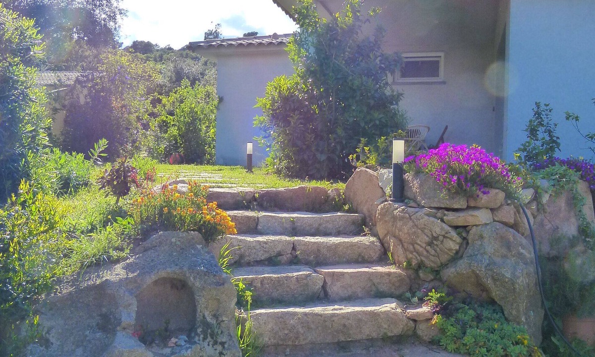 Porto-Vecchio House | Mini villa in the heart of a pretty garden