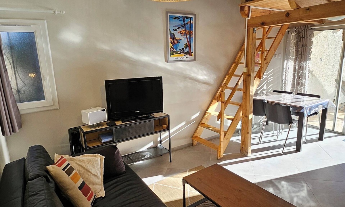 Santa-Maria-Poggio Villa | mini-villa with A/C in tree-planted residence - swimming pool, seaside, Corsica