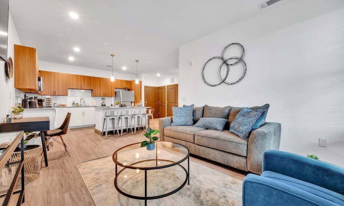 Downtown Apartment | Mins➞Downtown/Med District★ Fully Stocked★24hr Gym★2Bds★2TVs