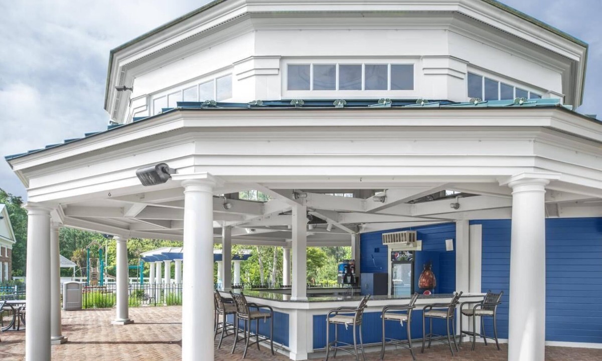 Berkeley Resort | Minutes from Colonial Williamsburg Attractions! Mini-Golf, Kitchen, Pool, Gym
