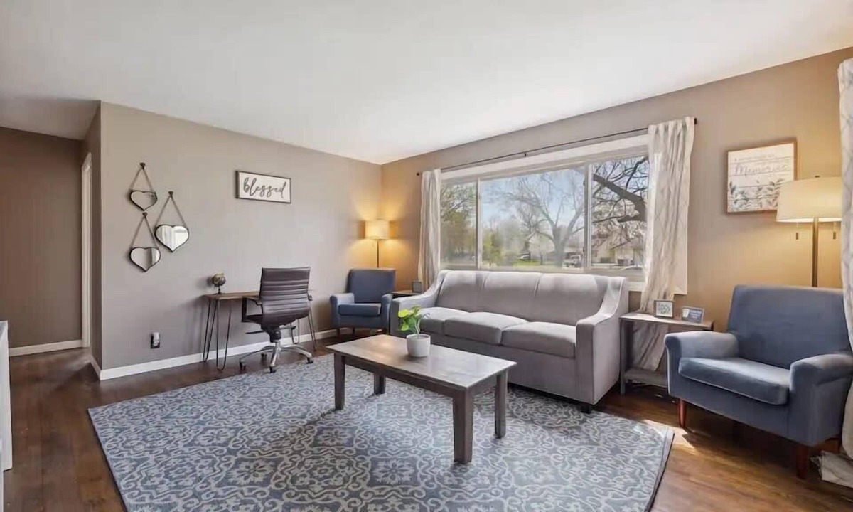 Georgetown House | Minutes to Notre Dame! - The Light on Brighton