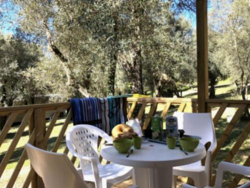 Vico Other | Mobil-home confortable avec terrasse pour 4 personnes à Vico - API-1-52-838