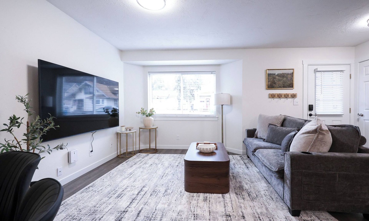 East Central House | Modern 2 bed - Near Hospitals - Family-Friendly