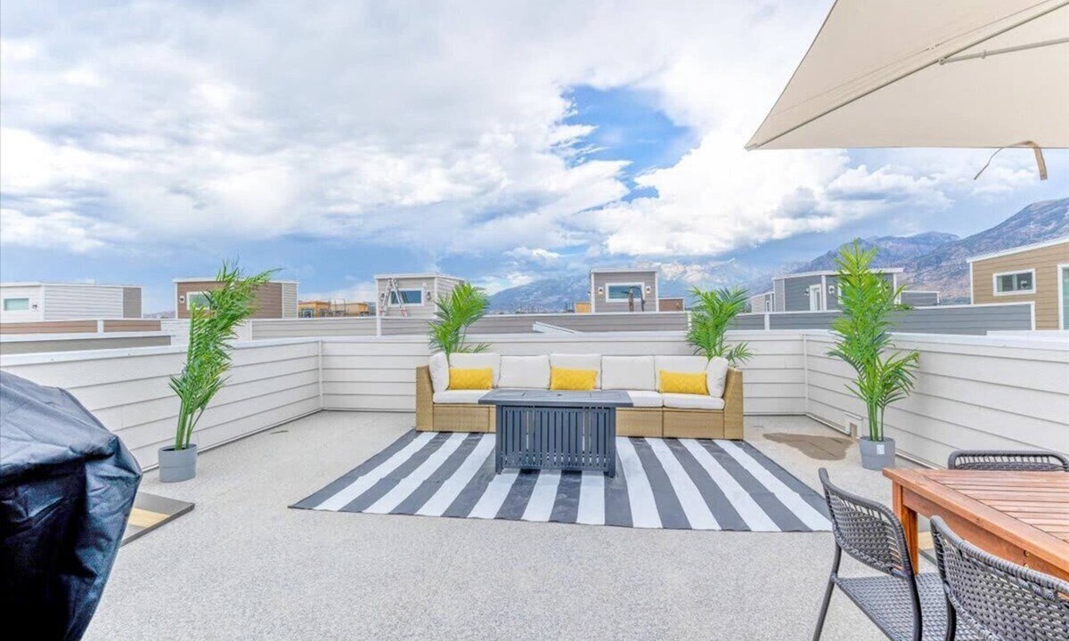 American Fork House | Modern 4BR Home, Rooftop Patio, Mountain Views
