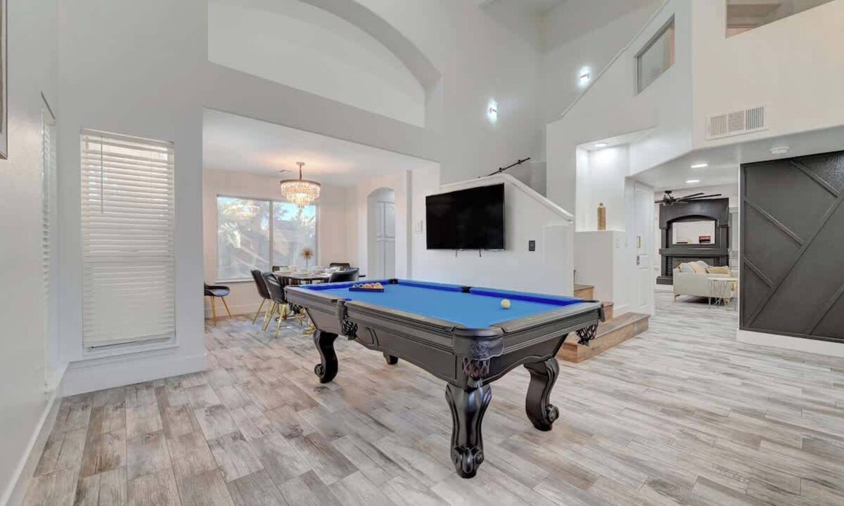 Aliante Sun City House | Modern 4BR Paradise with Pool and Arcade Fun!