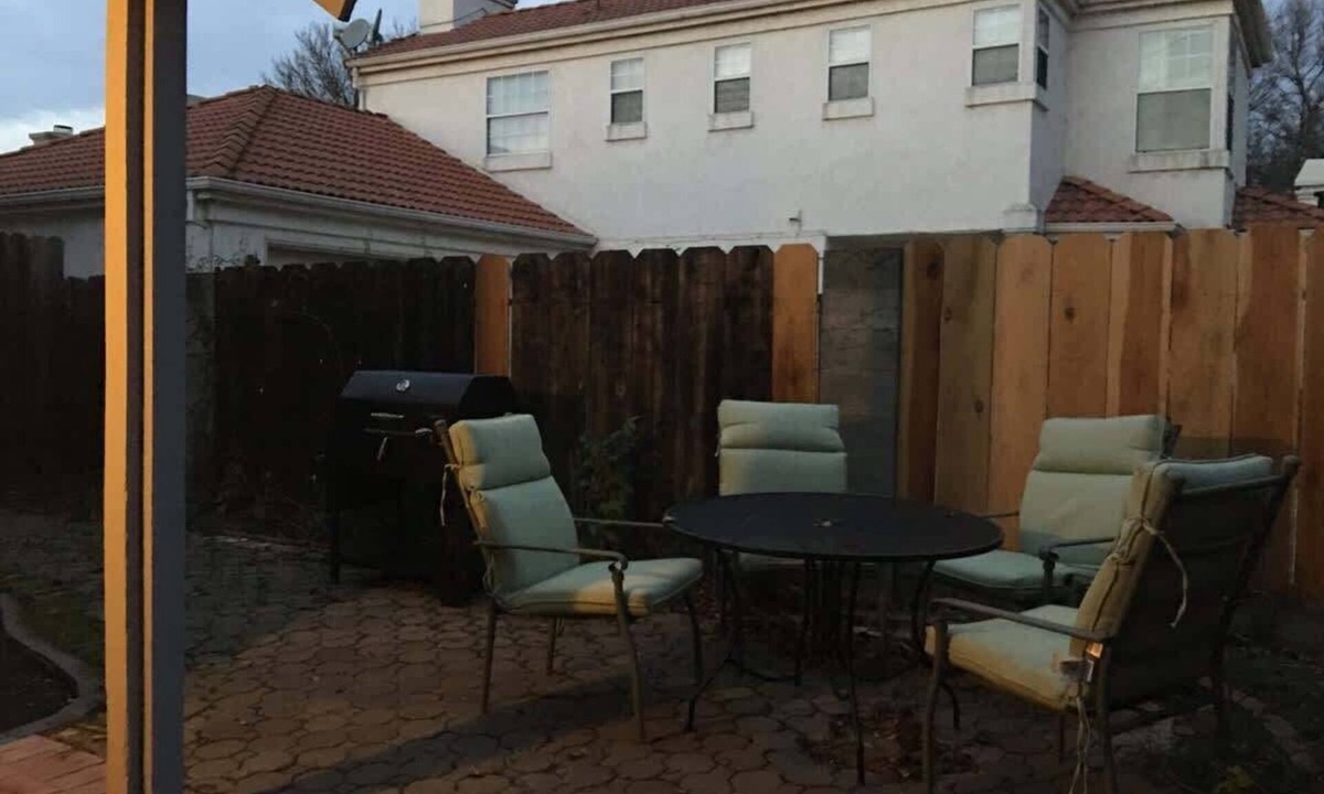 Modesto House | Modern Blue Marina 2 bed 2 bath garage whole home