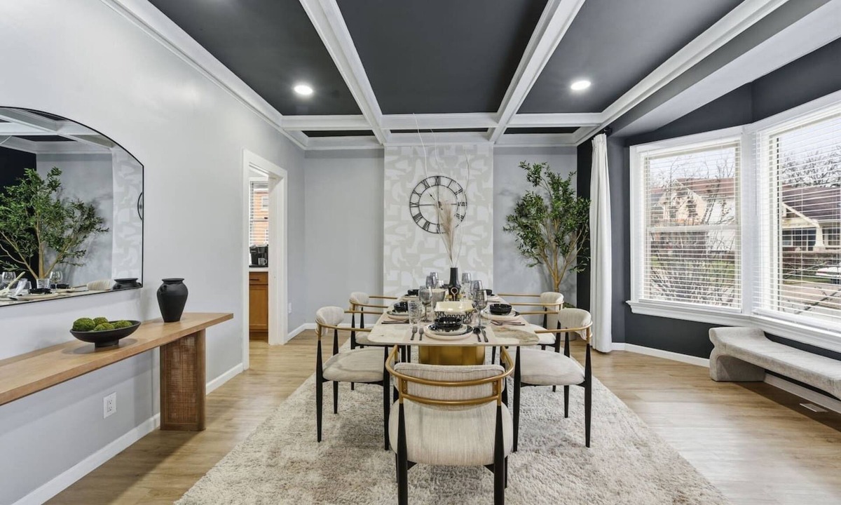 Roselawn Finance House | Modern Cincinnati Getaway I FREE Hot Tub, Fire Pit