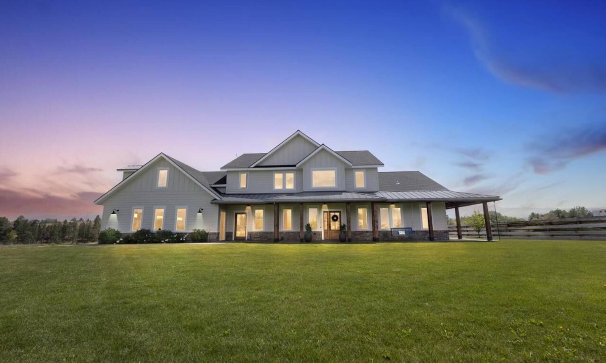 Corvallis House | Modern Farmhouse Three Bears Getaway