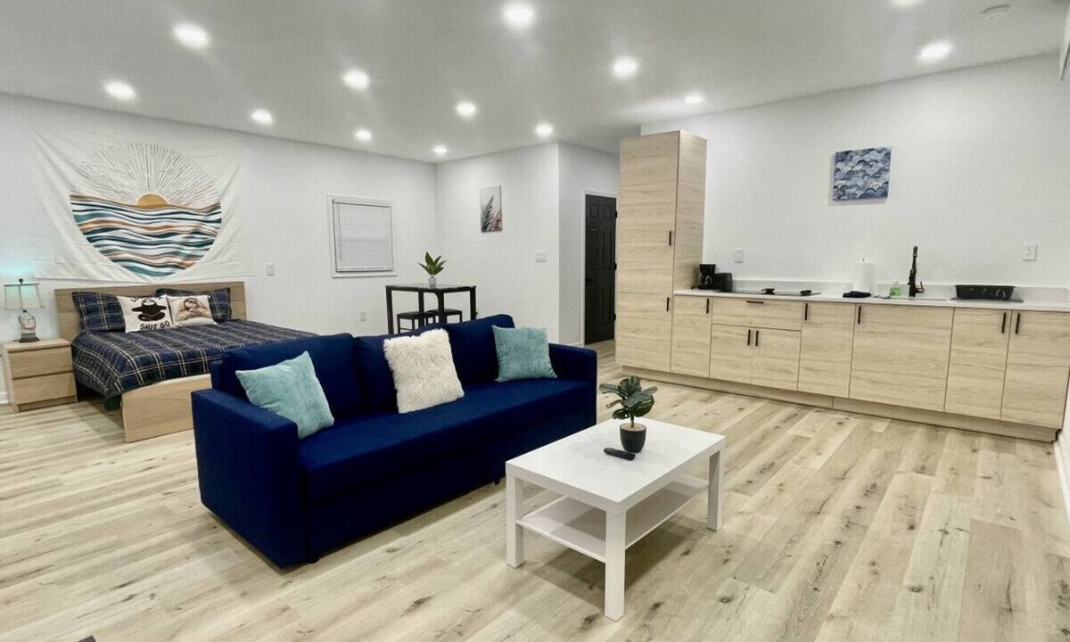 Greensboro House | Modern Greensboro Studio | Near PTI Airport