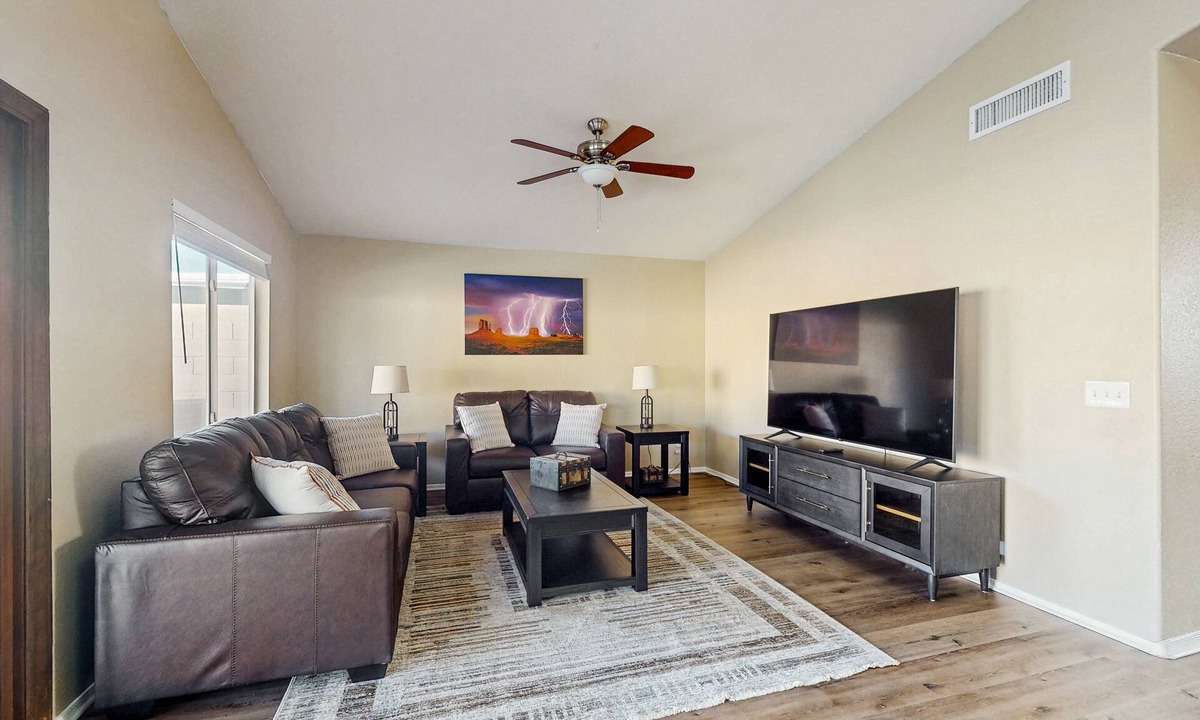 East Mesa House | Modern home w/private heated pool, backyard w/patio & BBQ grill