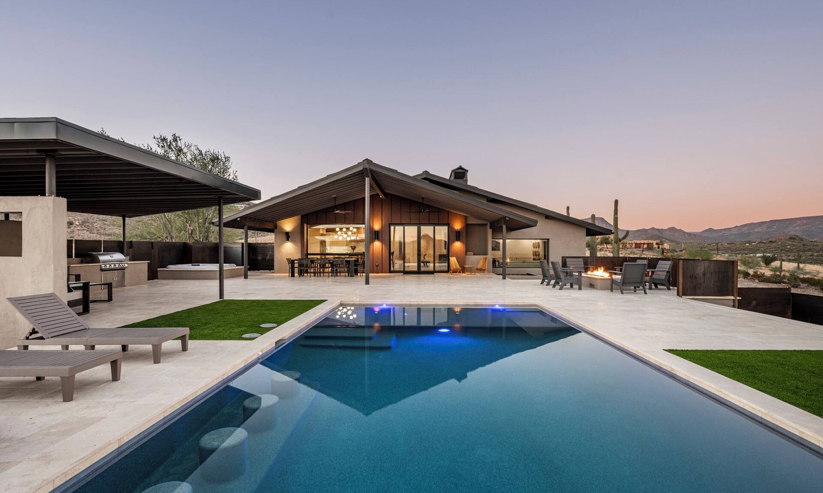 Cave Creek House | Modern Lookout - A Desert Point of View