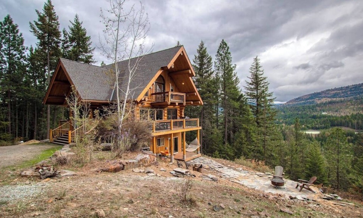 Sagle House | Modern, peaceful log cabin in the woods with incredible lake & mountain views
