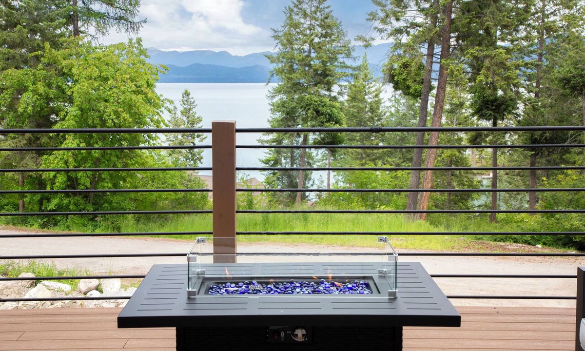 Lakeside House | Modern Retreat overlooking Flathead Lake