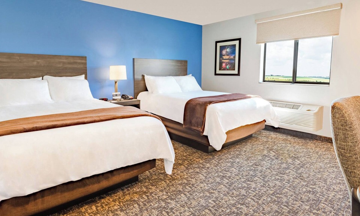 Redding Hotel | Modern Space Ideal for Comfortable Nights Near Burney Falls