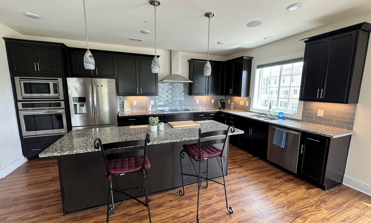 Short Pump House | Modern Townhome in welcoming Short Pump with fitness room and pool