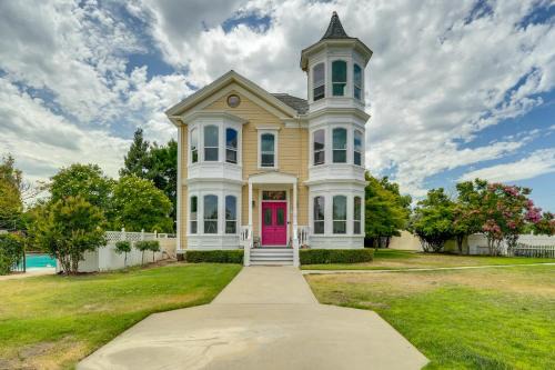 Modesto House | Modesto Mansion on 2 Acres - Great for Families!
