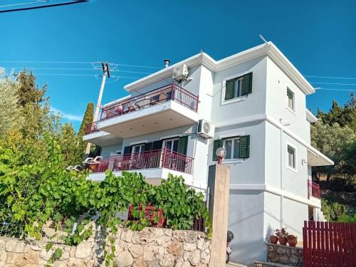 Tsoukaladhes House | Monika Lefkada