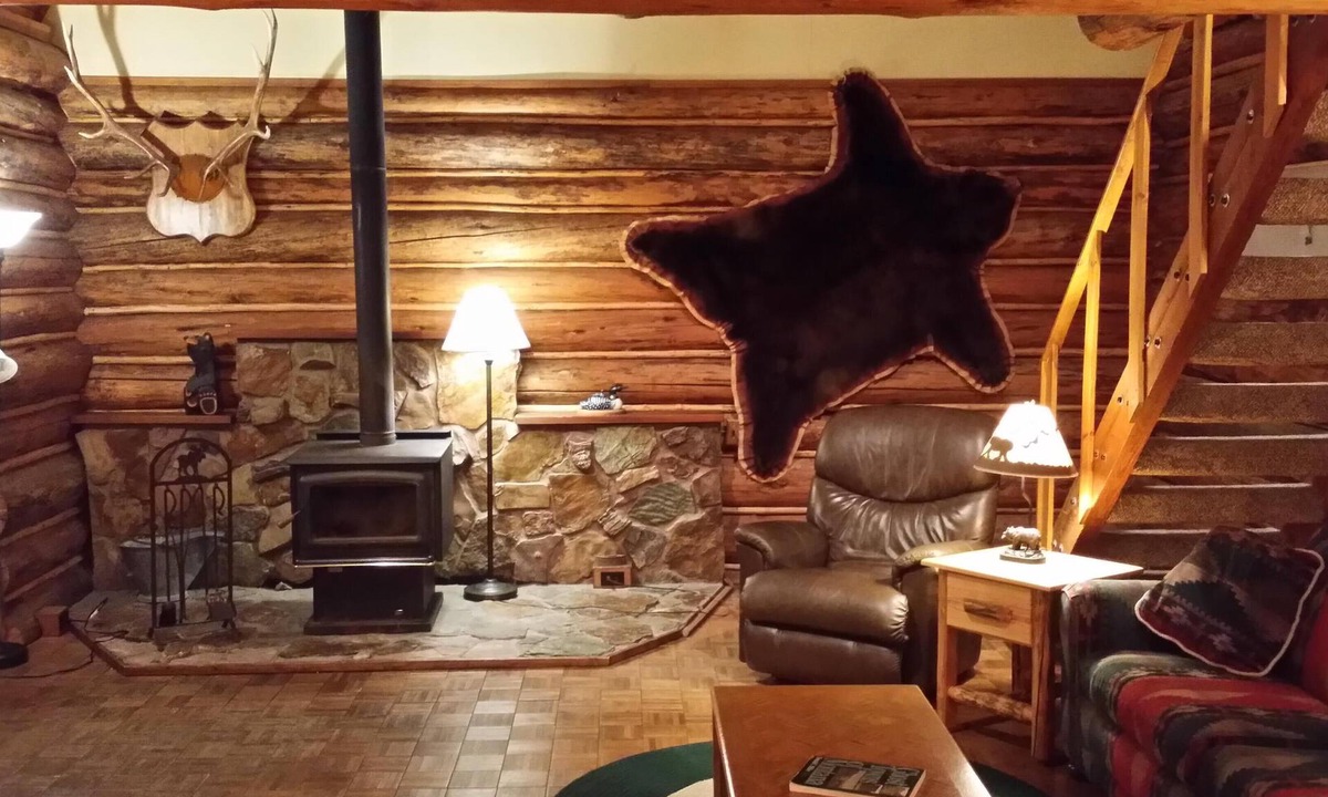 Columbia Falls Cabin | Montana log cabin get away next to Glacier National Park