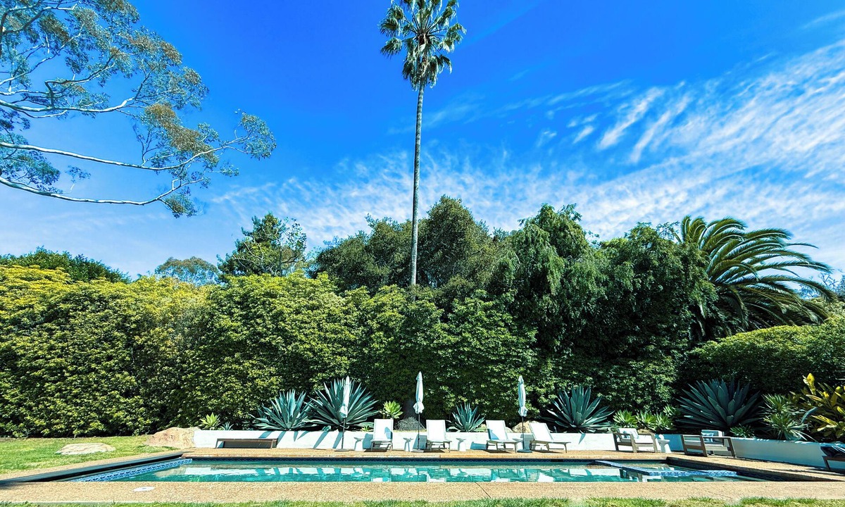 Montecito House | Montecito Estate Perfection! Coast Village Road & Butterfly Beach Adjacent