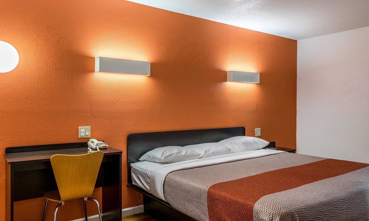 Florence Hotel | Motel 6 Florence, KY - Cincinnati Airport