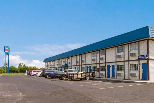 Perrysburg Hotel | Motel 6-Rossford, OH