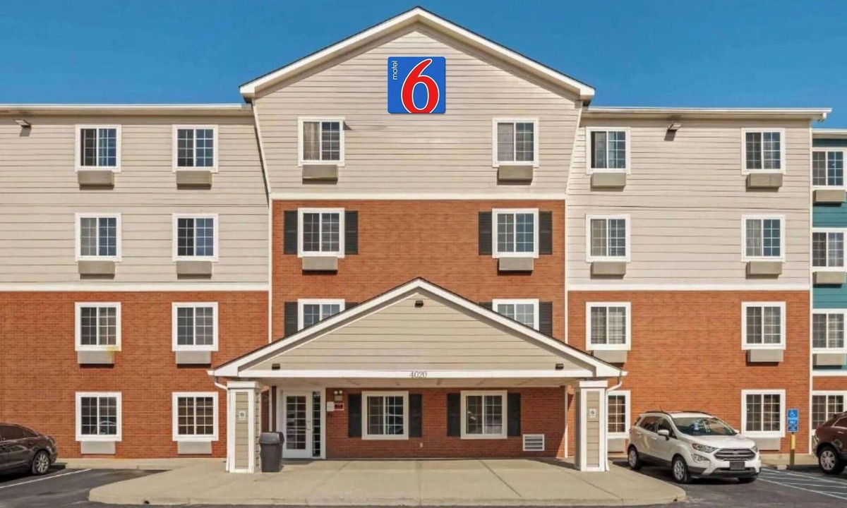 Sharonville Hotel | Motel 6 Suites Cincinnati Sharonville, OH