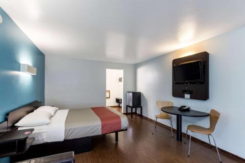 Heart of Missoula Hotel | Motel 6 University Missoula