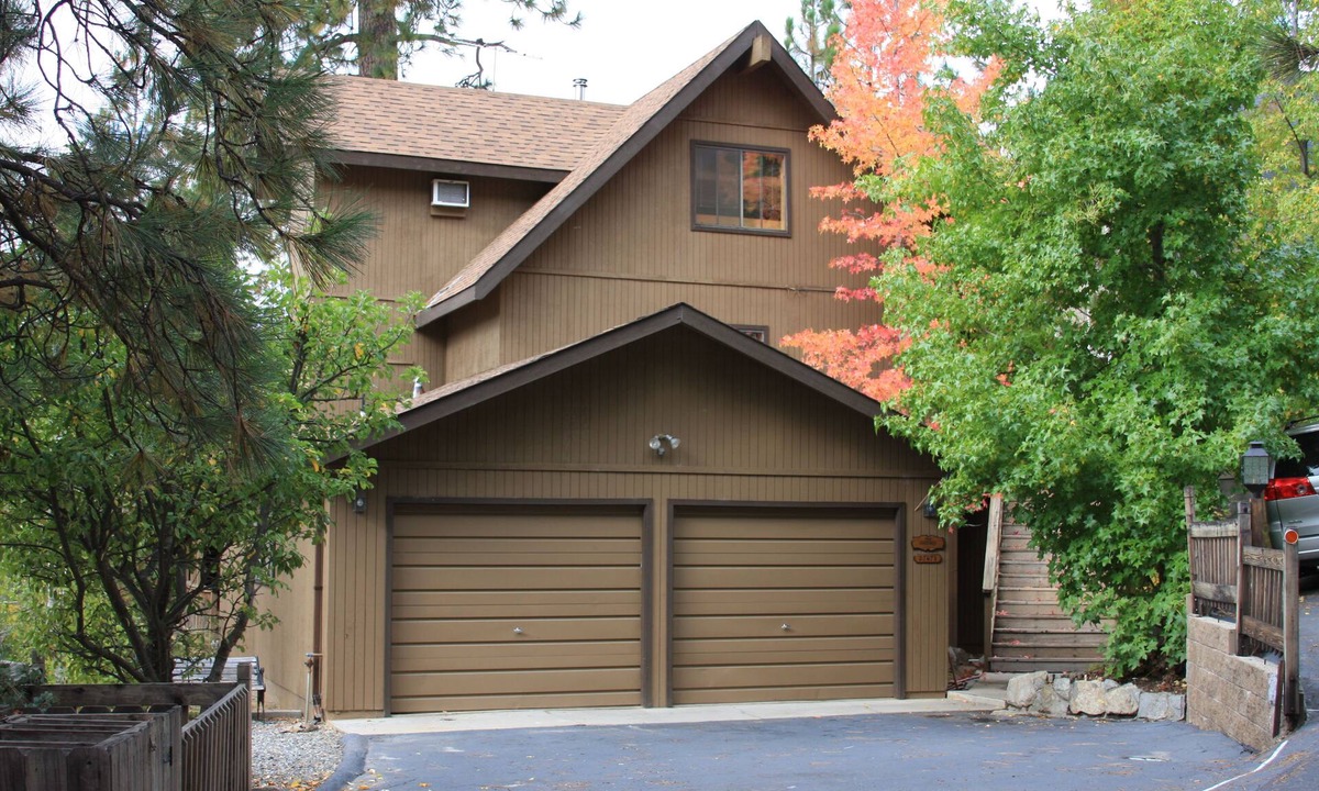 Bass Lake Cabin | Mountain Cabin for Rent Near Yosemite, with BOAT SLIP.