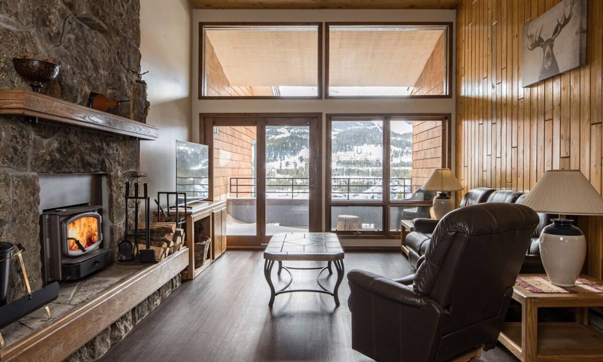 Big Sky Condo | Mountain Condo with Pool Table and Lone Peak Views | 5 Minutes to Ski