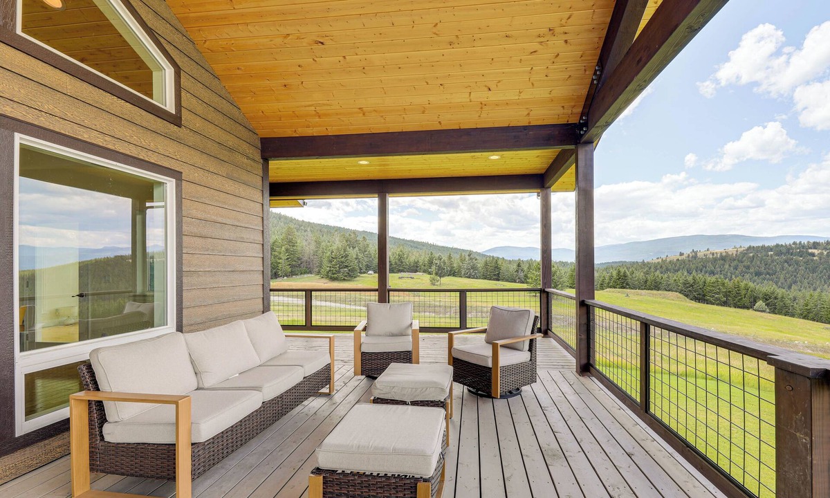 Rexford House | Mountain & Lake View: Rexford Estate on 28 Acres!