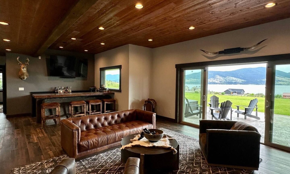 Elmo House | Mountain Modern Family 6-Acre Luxury Home & Guest Cabin w/Lake View & Nearby Lake Access