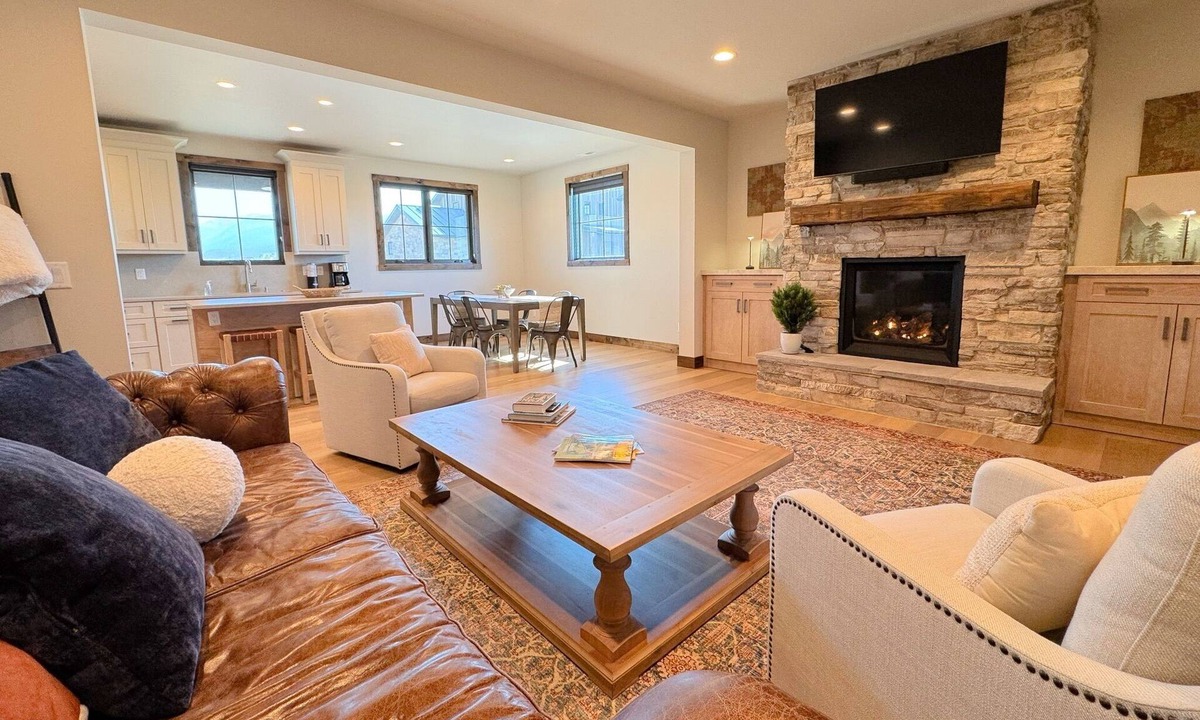 Driggs House | Mountain Modern Guest House w/Teton Views, A/C + Hot Tub
