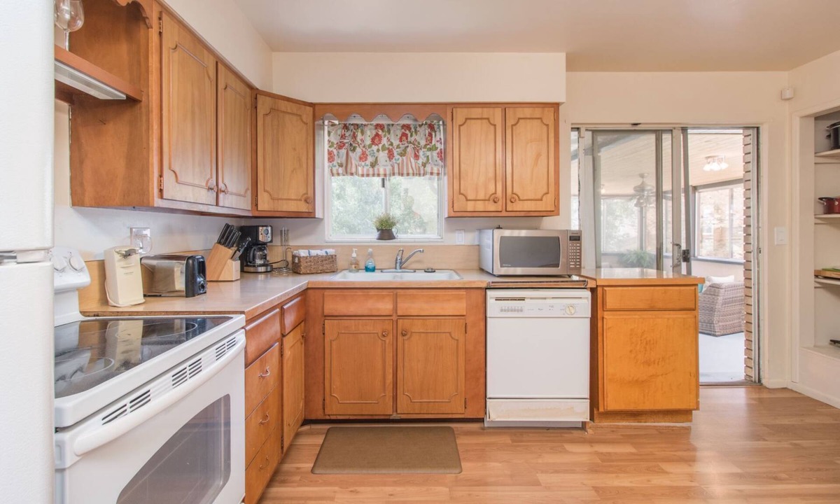 Mount Carmel Junction House | Mt Carmel Junction private home near Kanab, Zion NP, & small dog Friendly /A/C