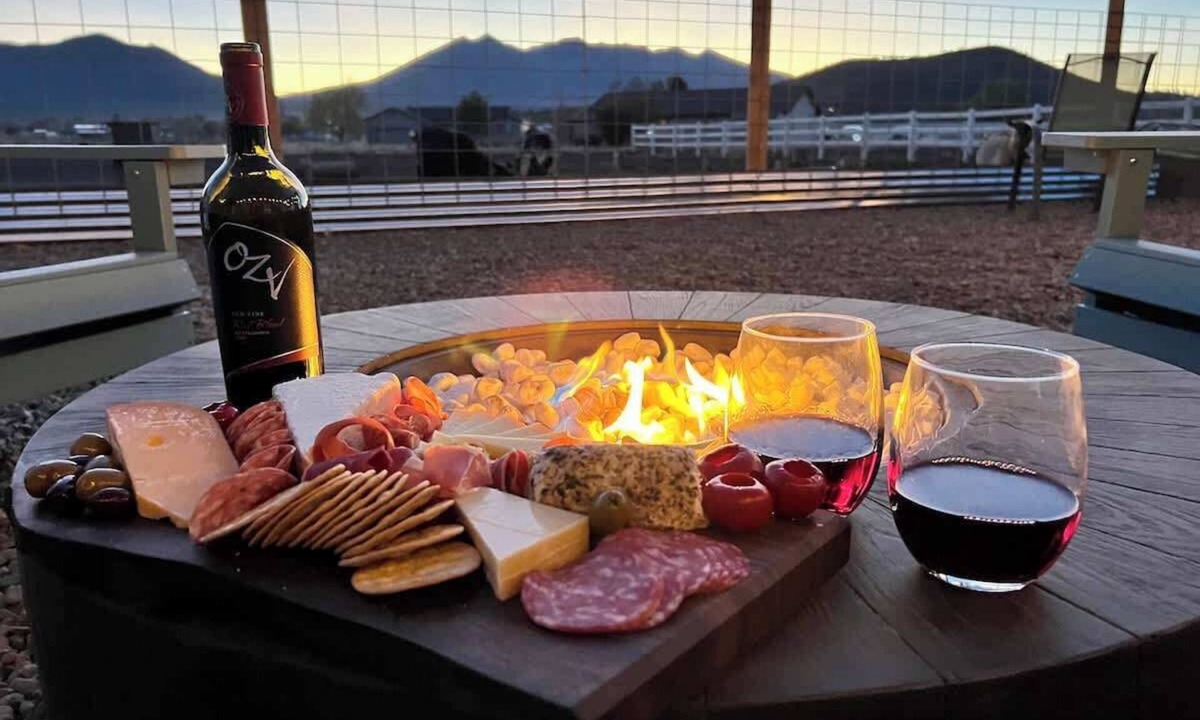 Flagstaff Villa | Mt View Villa Kingbed Firepit