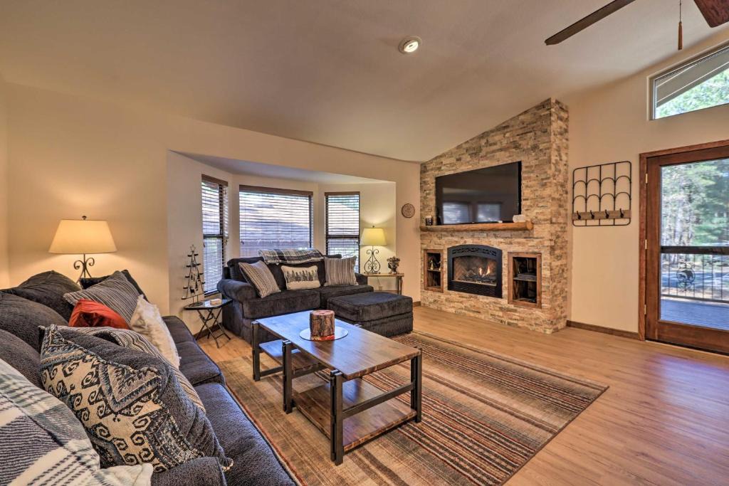 Munds Park House | Munds Park Mountain Getaway Hike, Golf and Unwind!