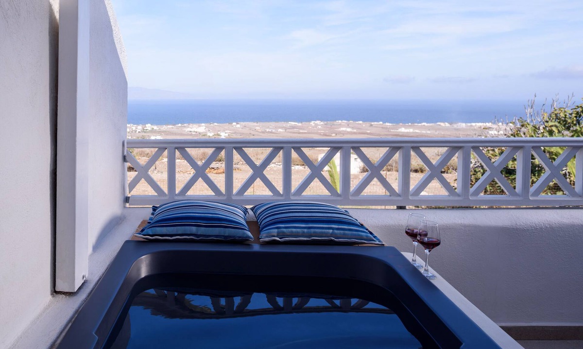 Oia Apartment | Muses Cycladic Suites - Two-Bedroom Sea View Suite with Seasonal Hot Tub