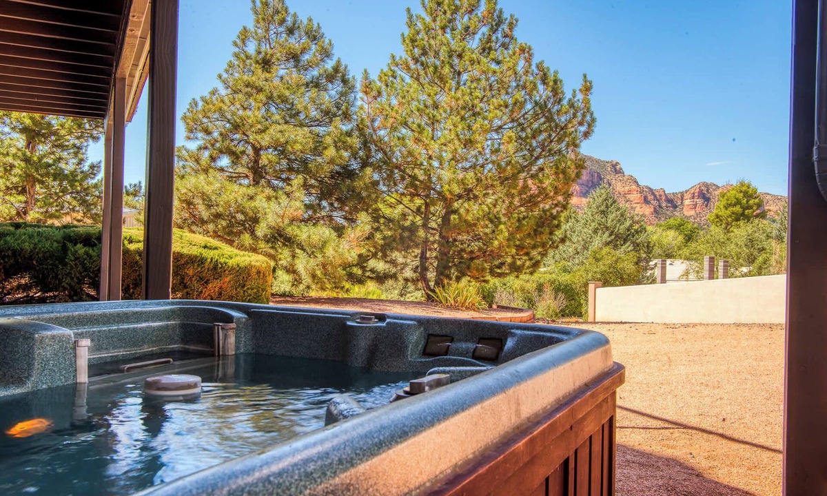 Oak Creek Villa | Myrinn–Red Rock Views | Deck, Hot Tub & Pool Table
