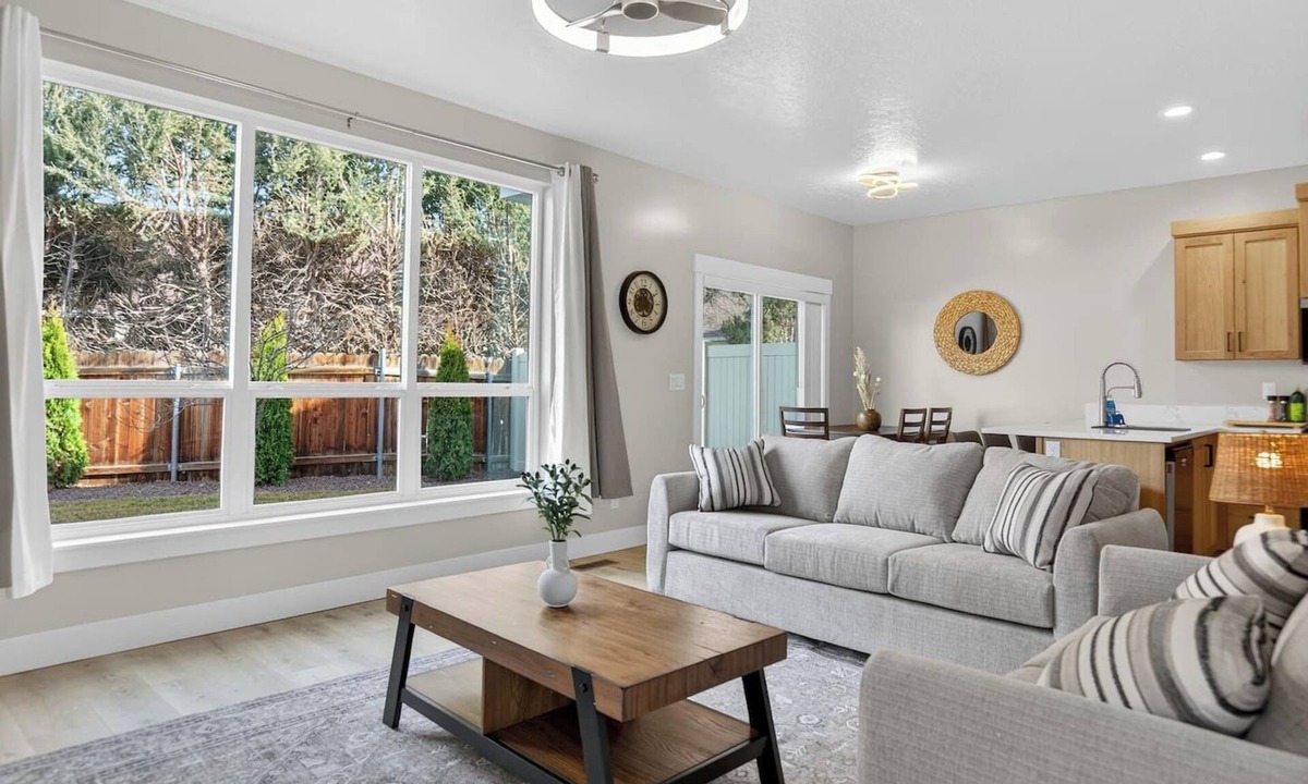 Nampa House | Nampa`s New Nest -The Renaissance