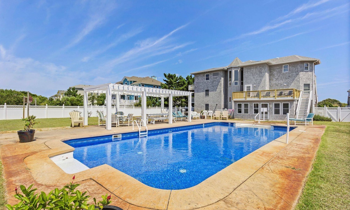 Whalehead Beach House | Nautica Nook: Ocean Escape with Saltwater Pool