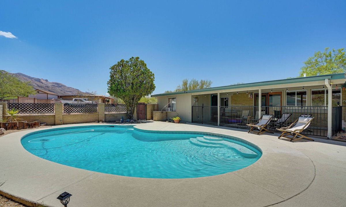 Rancho Feliz House | Near Catalina Hiking Trails: Mtn-View Home w/Pool