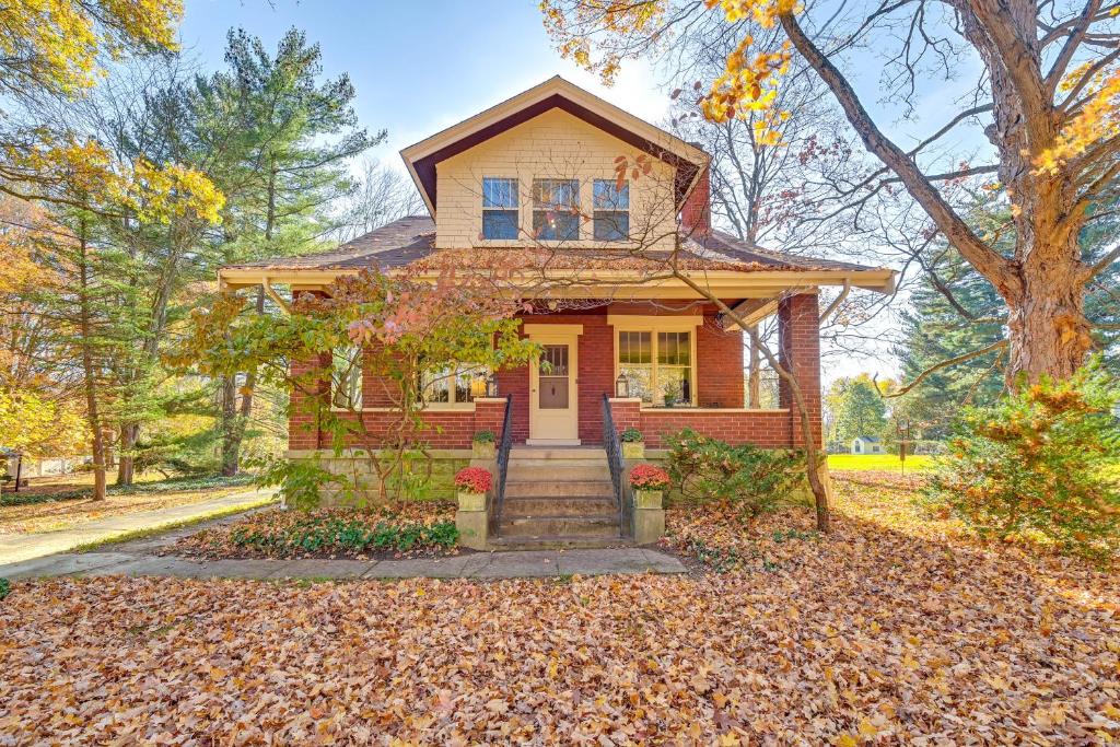 Roselawn Finance House | Near Downtown Cincinnati: Peaceful Retreat!