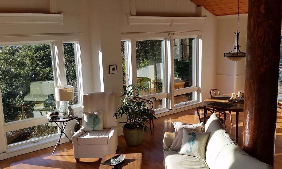 Manchester House | Need to get away? This is your home away from - everything! SEAGLASS Irish Beach
