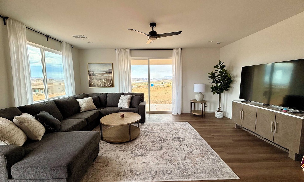 Greenehaven House | NEW 2026! Luxury Lake Powell Home “Prime Location”