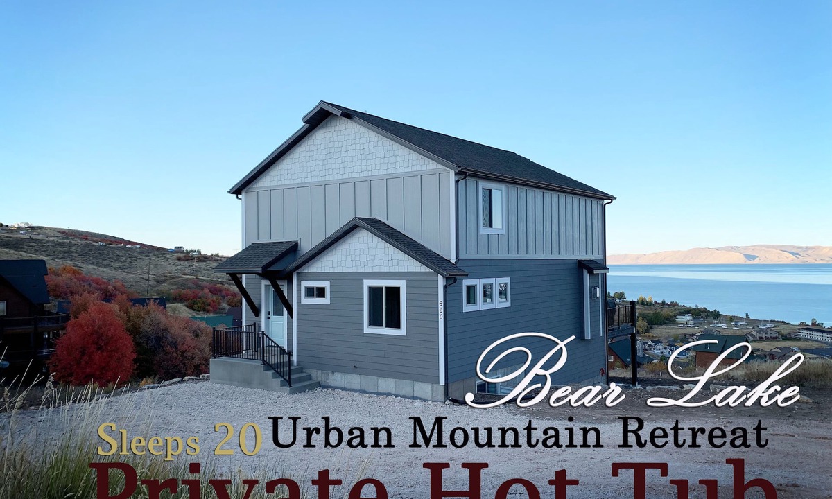 Harbor Village House | NEW Build Bear Lake Urban Mountain Retreat-Breathtaking Views & private Hot Tub