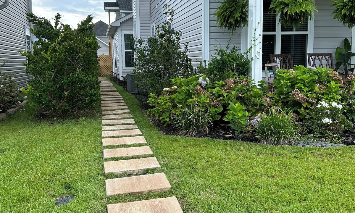 Bluffton Cottage | NEW! Convenient & central location to HHI, Sav & Beaufort.