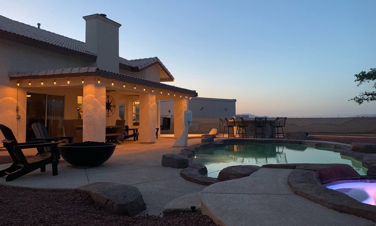 Fort Mohave House | New! Desert LUX Oasis LARGE POOL SPA BBQ FIRE-PIT