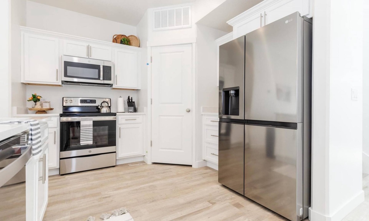 Garden City Villa | New Designer Townhome w Trailer Parking Games