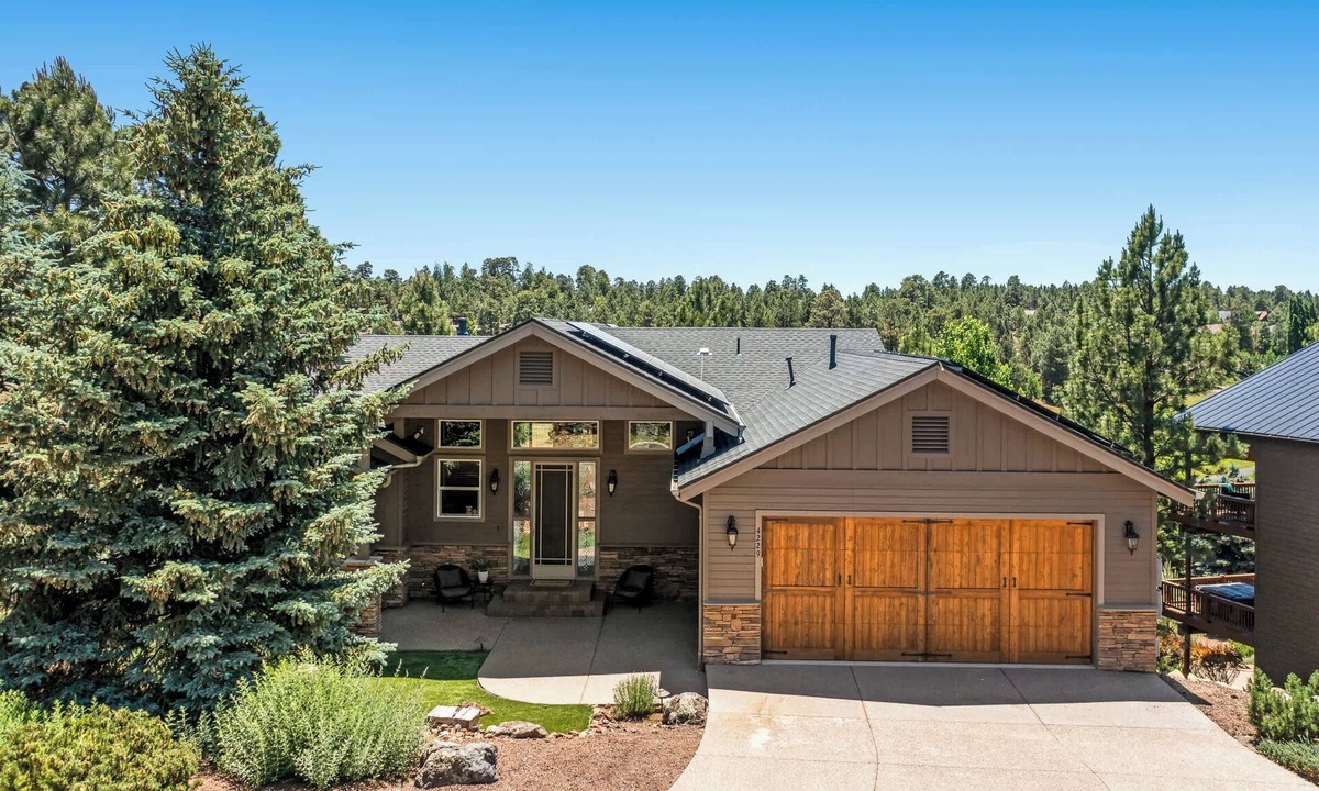 Flagstaff Cabin | New | Immaculate Cabin | Gym | AC | HotTub | Golf View